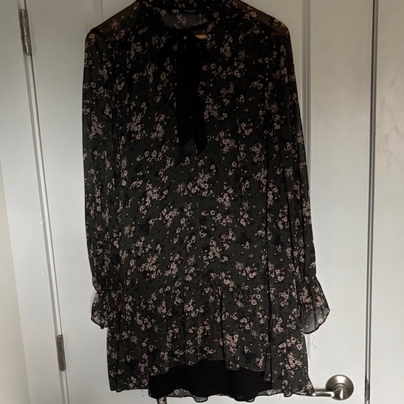 Zara Dark Green Floral Long Sleeve fully lined Dress - Picture 1 of 6